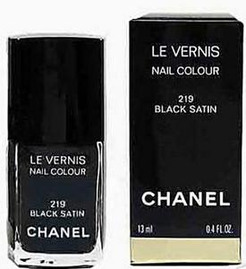 Chanel's Le Vernis Nail Colour in Black Satin