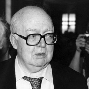 Friedrich D&#252;rrenmatt, на немецком, тоже всему, что найдется, буду рада