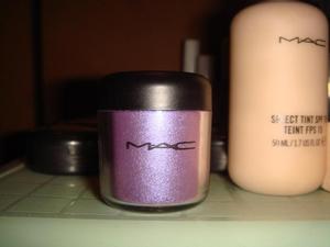 M.A.C. Pigment in Violet