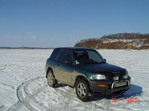 Машину тайота RAV4