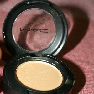 mac ricepaper eyeshadow