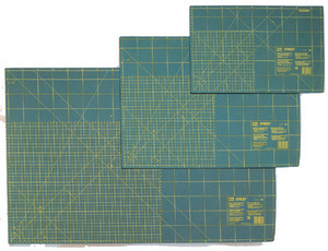 "коврик-подложку" для раскроя макс. размера