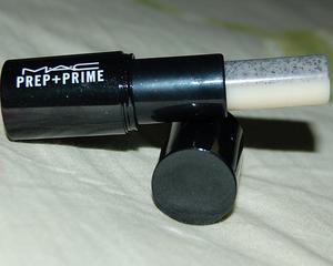 M.A.C. Lip Refinisher