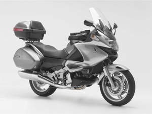 Мотоцикл Honda Deauville 700