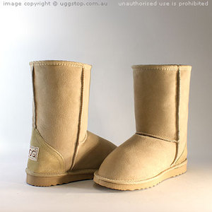 UGGS classic short