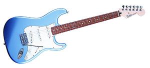 FENDER Standard Stratocaster