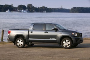 TOYOTA TUNDRA