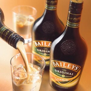 бутылку Baileys