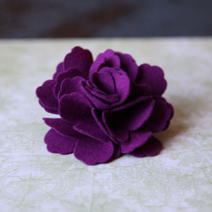 magenta rose felt hair clip/brooch