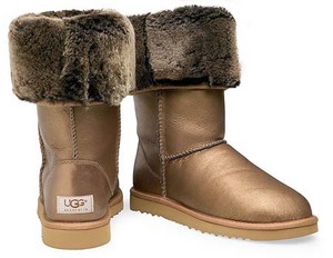 UGG (желательно с золотым оттенком)