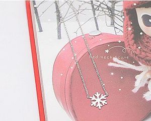 Snow Necklace