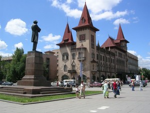 еще раз поехать в Саратов