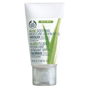 The body Shop Молочко для лица Алоэ SPF 15