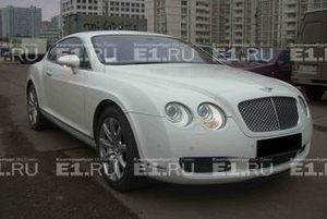 белый Bentley купе