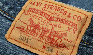 Джинсы Levi's