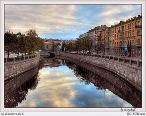 По каналам Петербурга