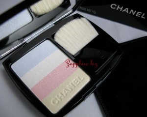 Les Tendres De Chanel - Natural Finish Face Highlighter