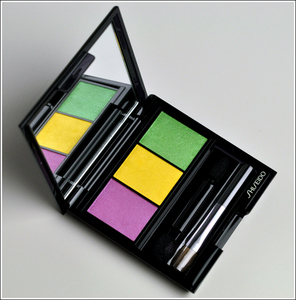 Shiseido - Luminizing Satin Eye Color Trio - Tropicallia (YE406)