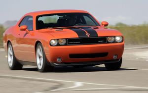 Dodge Challenger SRT8