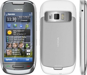 Телефон Nokia C7