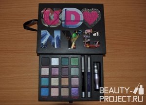 палетка теней Urban Decay Book of Shadows Vol. III NYC