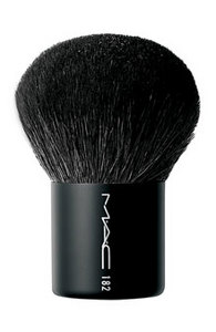 MAC 182 Buffer Brush или MAC 129 Short Handled Brush