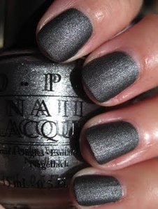 Серый лак Suzi Skis in the Pyreneeas OPI