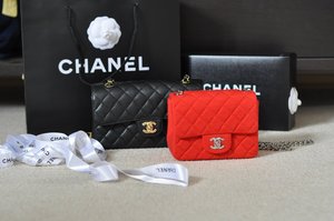 Chanel mini красного цвета