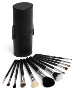 Sigma 12 Brush Kit - Make Me Classy - Black