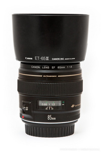 Canon 85 f/1.8 USM