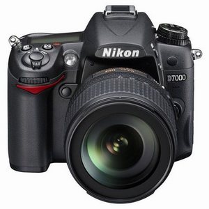 NIKON D7000 kit 18-105 полупрофессиональная зеркальная фотокамера