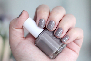 Essie Chinchilly