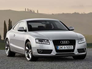 машина audi A5 Coupe