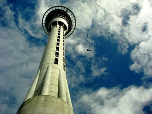 Совершить прыжок со Sky Tower в Окленде