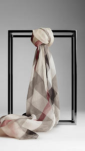 Mega check scarf in a fine silk crepon