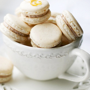 попробовать наконец хороших классических macarons