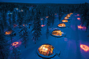 Посмотреть северное сияние в  Igloo Village Kakslauttanen