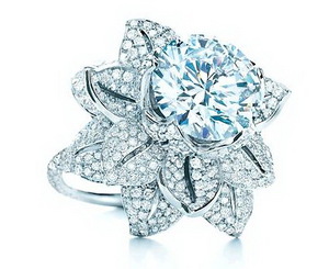 Diamond flower ring