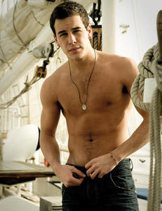 Mario Casas.