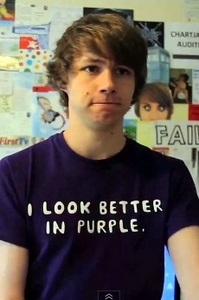 Футболка "I look better in purple"