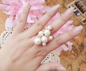 Luxury glass pearls finger ring