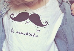 le moustache t-shirt