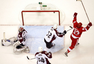 Побывать вживую на матче Detroit Red Wings - Colorado Avalanche на Joe Lois Arena