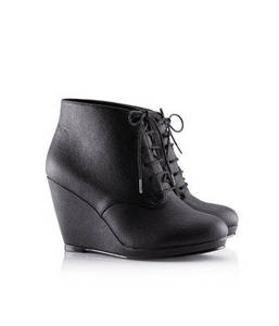 Black wedge boots