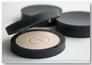 Giorgio Armani Luminous Silk Powder