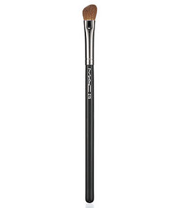 MAC Medium Angled Shading Brush 275