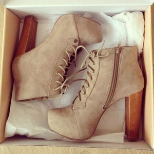 Jeffrey Campbell