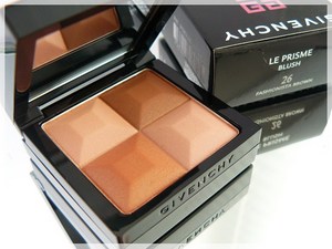 Румяна Givenchy Le Prisme Blush #26 Fashionista Brown