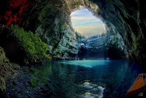 Пещера Melissani