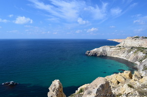 съездить с папой на море ( если повезет и в Петербург)